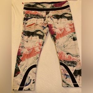 Lululemon capri size 12